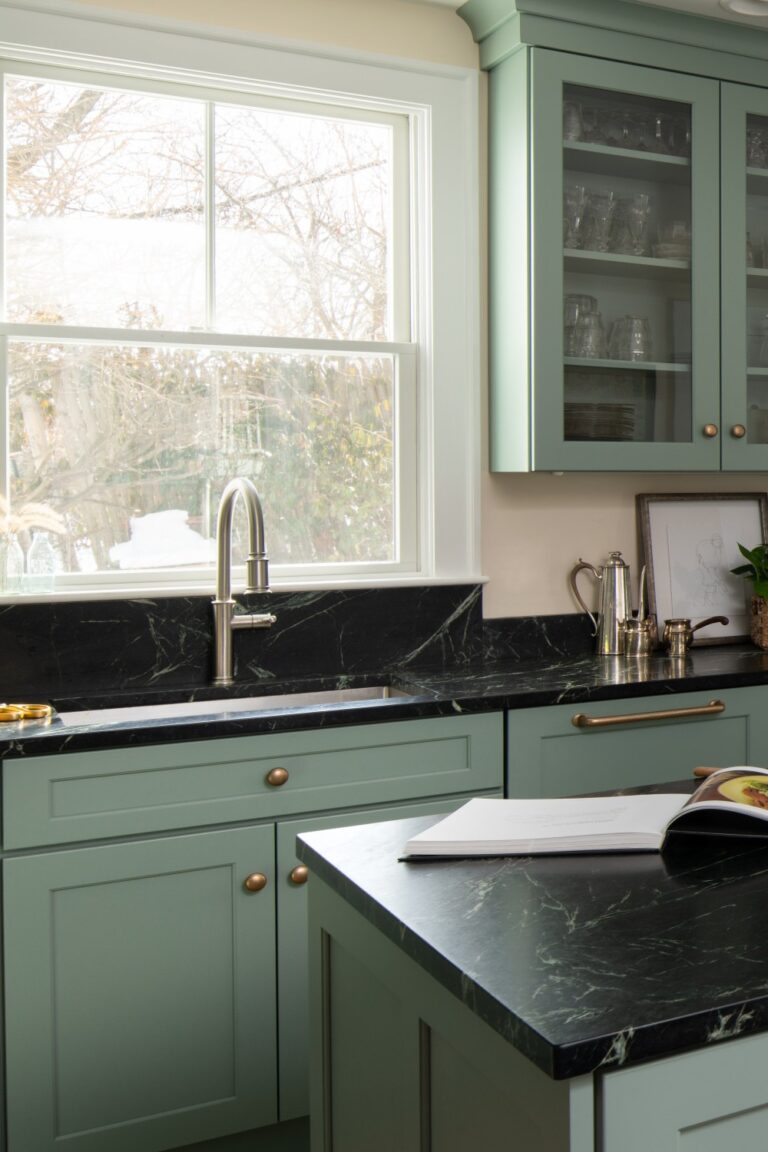 24+ Green Shaker Kitchen Cabinets Design Ideas