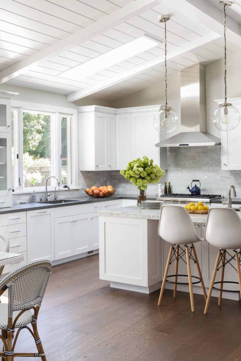 25+ Latest White Kitchen Cabinet Styles To Inspire You