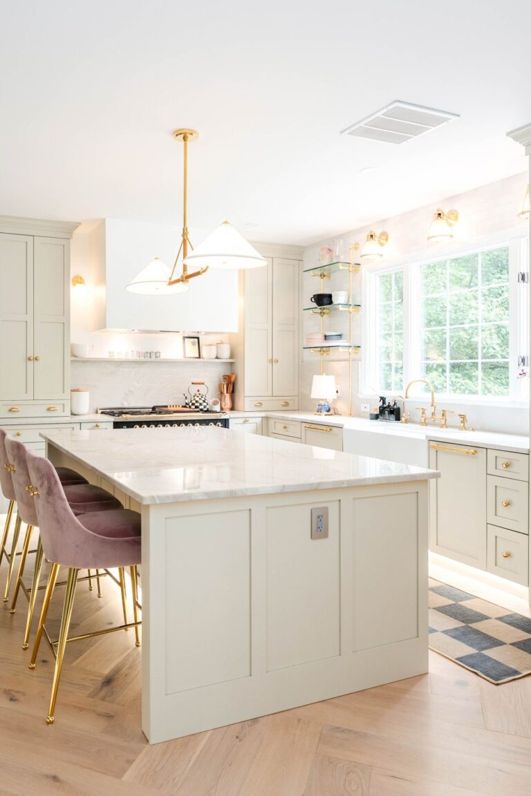 25+ Latest White Kitchen Cabinet Styles To Inspire You