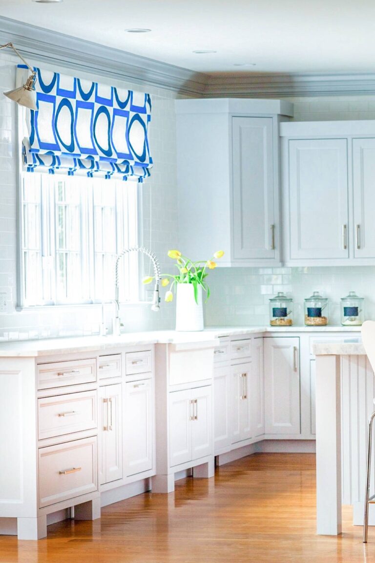 25+ Latest White Kitchen Cabinet Styles To Inspire You