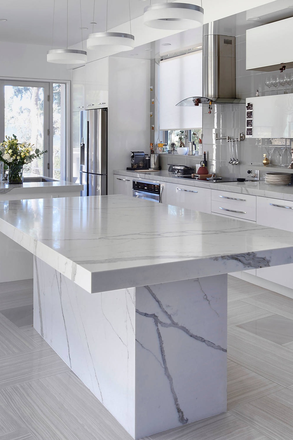 Natural Light Marble Countertop Dark Gray Kitchen Countertops White Kitchen Wood