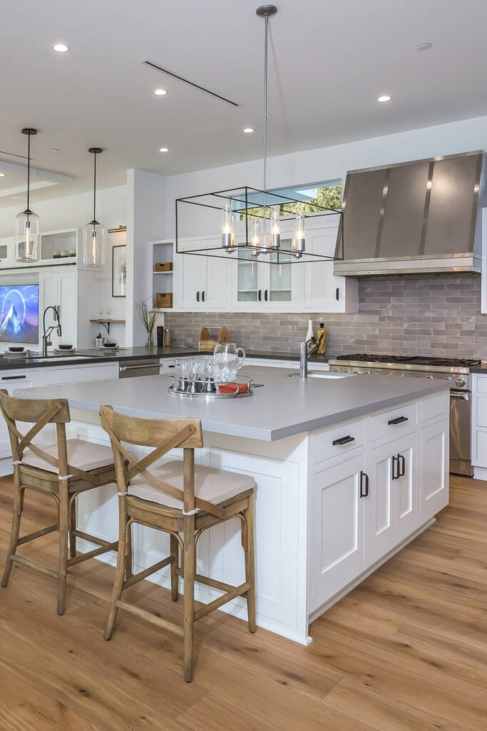 25+ Latest White Kitchen Cabinet Styles To Inspire You