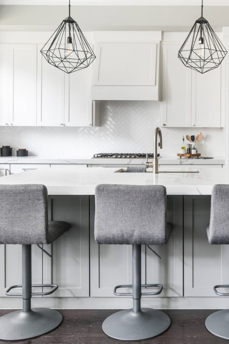 25+ Latest White Kitchen Cabinet Styles To Inspire You