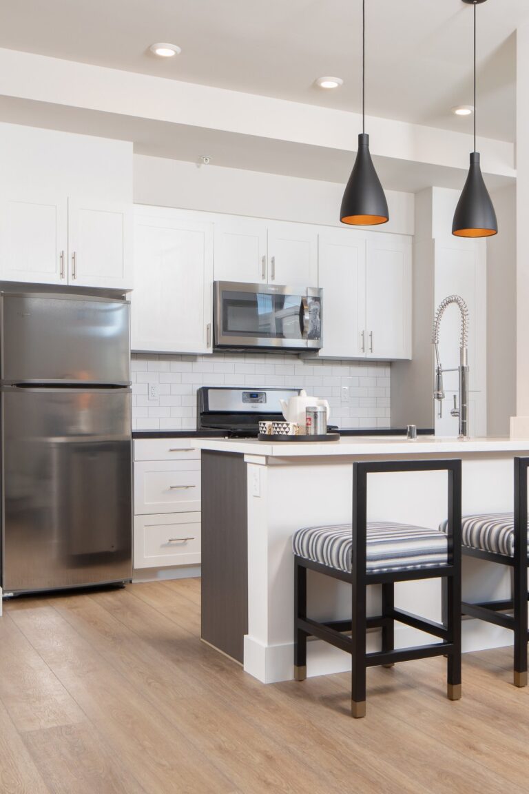 25+ Latest White Kitchen Cabinet Styles To Inspire You