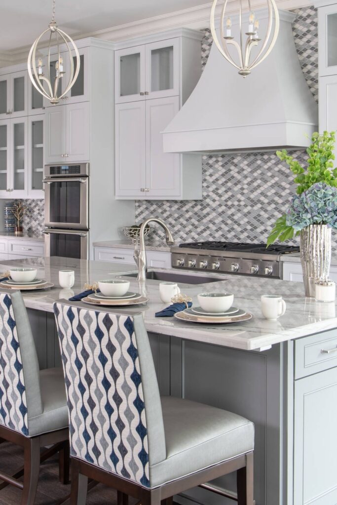 25+ Latest White Kitchen Cabinet Styles To Inspire You