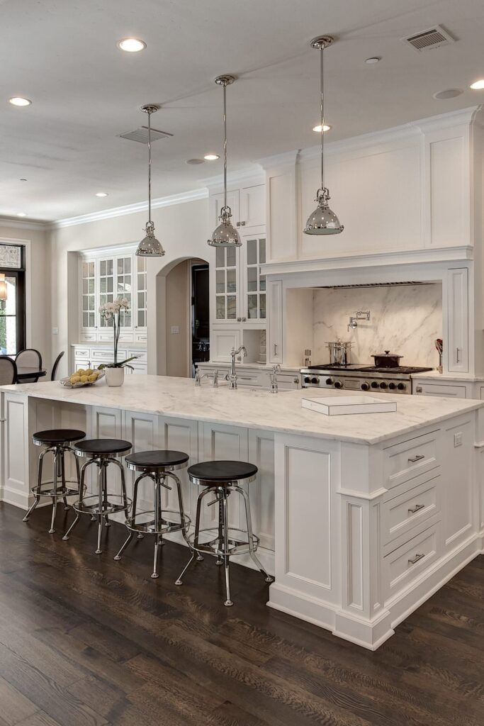 Elegant White Kitchen Cabinet Styles: Showcase & Inspiration Pictures