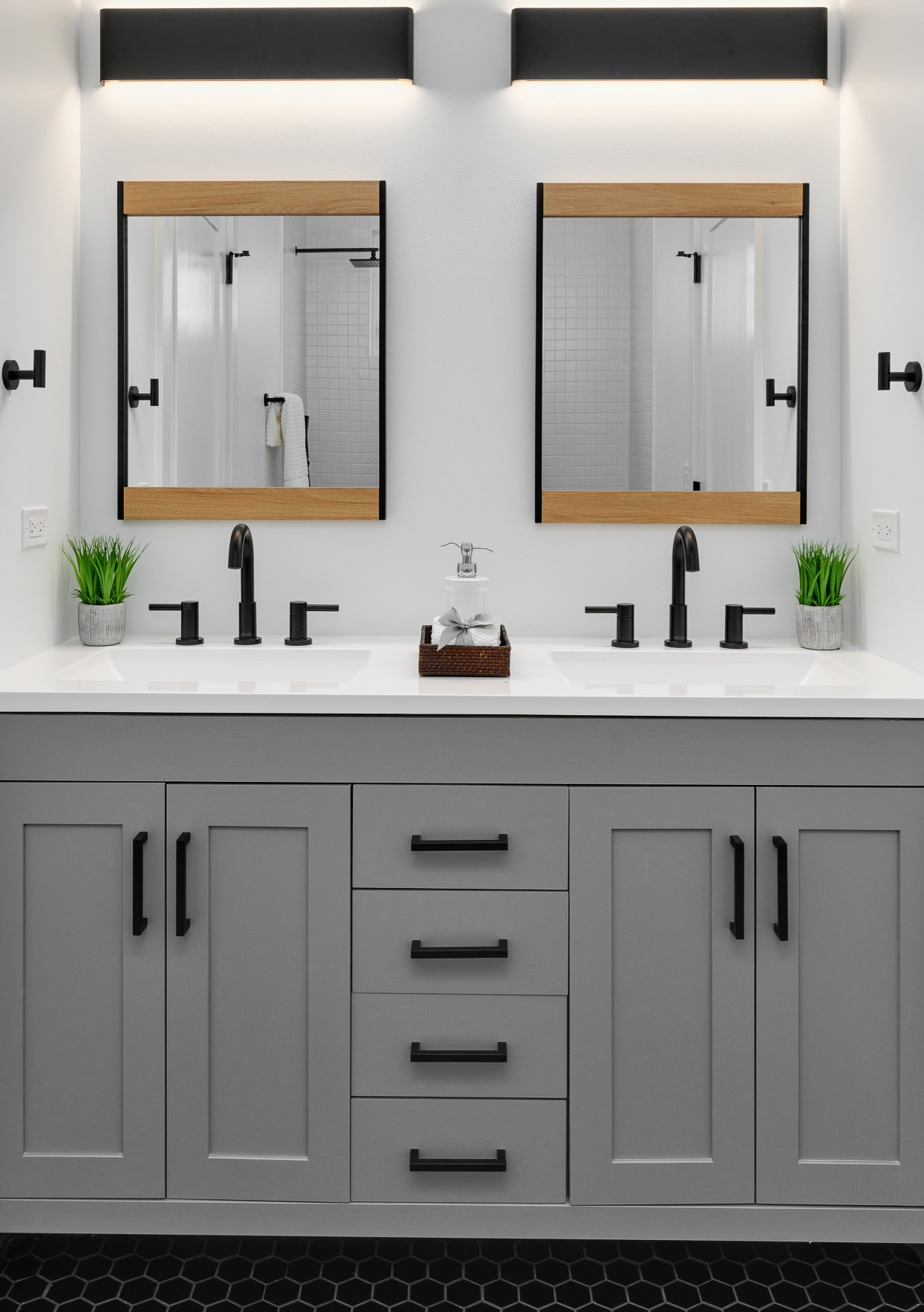 Bathroom Vanity Ideas Decor Designer Budget Mirror Warmth Wall Room Space